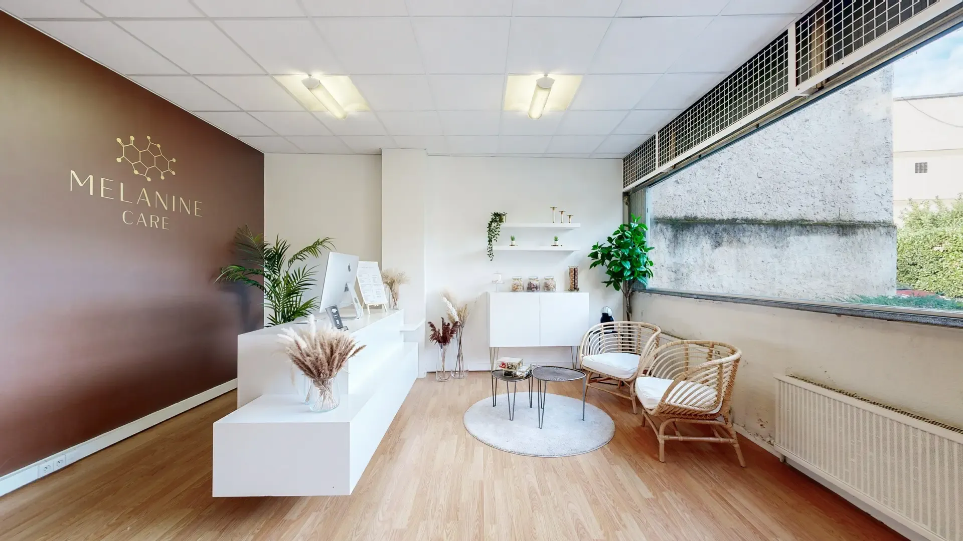 Salle d’attente et réception de l’institut Mélanine Care à Toulouse